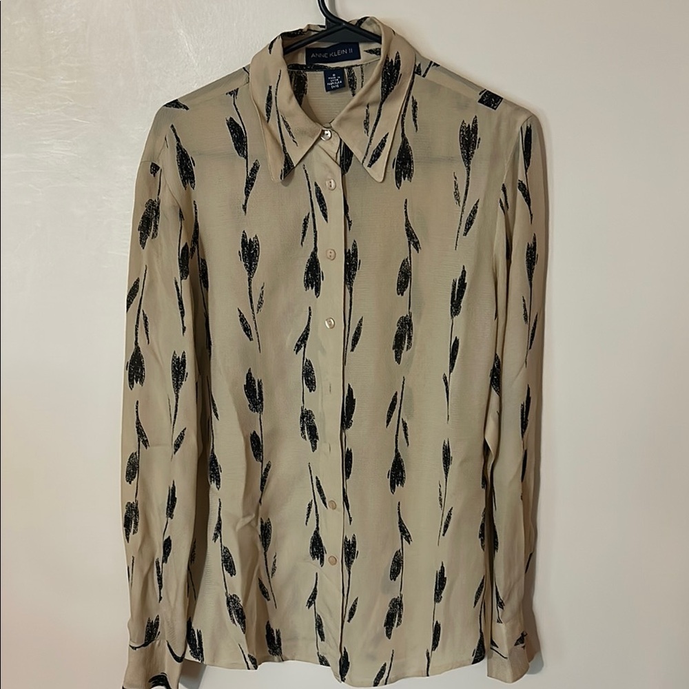 Anne Klein 100% silk Cream and Black Casual Button Down Shirt size 6